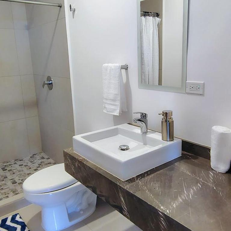 Condo a 8 min del centro histórico & a 15 min del aeropuerto - Two-Bedroom Apartment with View - 22