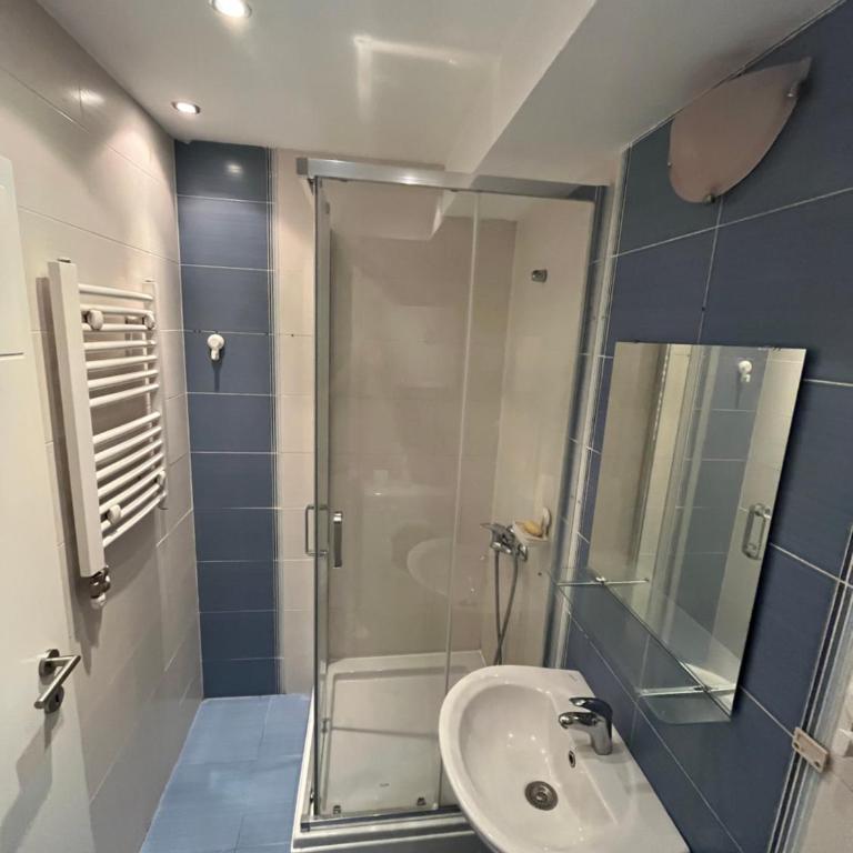 Manu - One-Bedroom Apartment - 15
