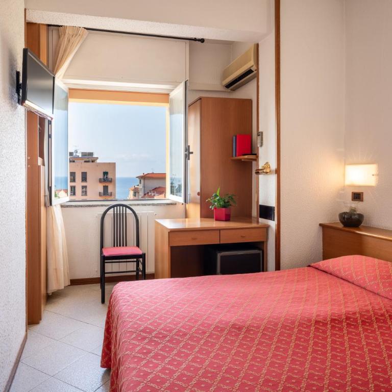 Hotel Careni Villa Italia - Camera Matrimoniale con Vista Mare - 3