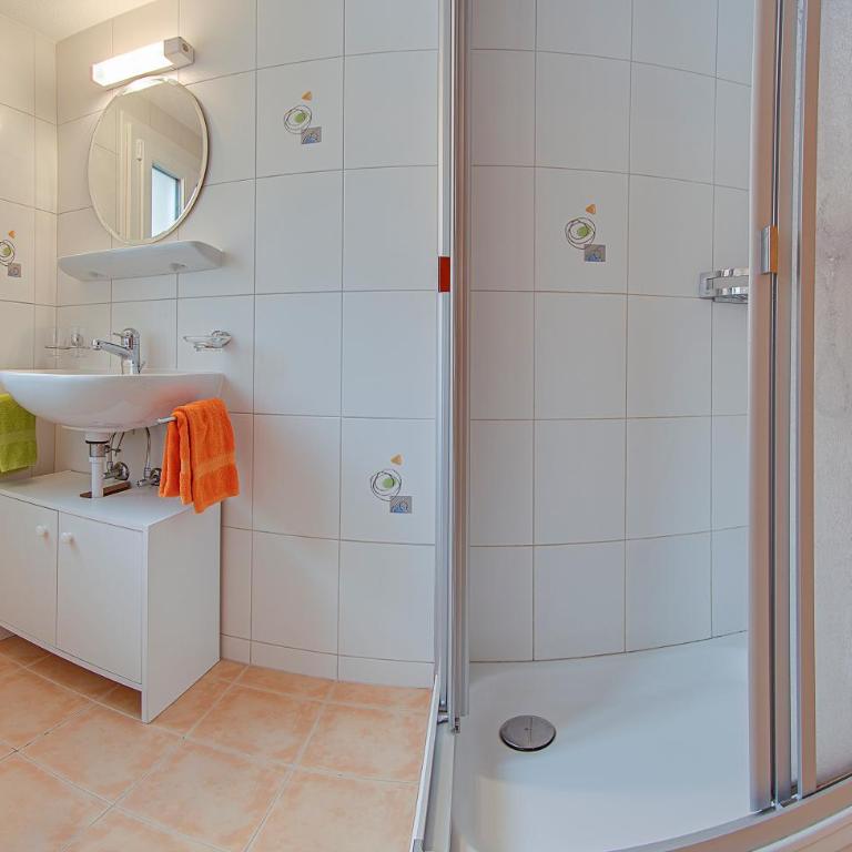 Anemone - Apartment mit 2 Schlafzimmern und Balkon 1 - 9