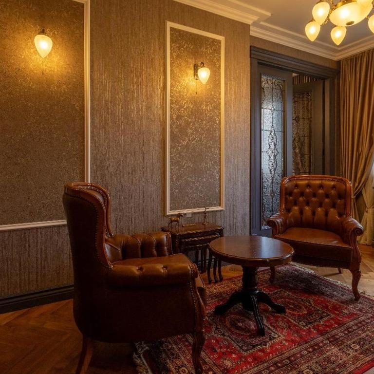 Downtown Residence - One-Bedroom Apartment - 14