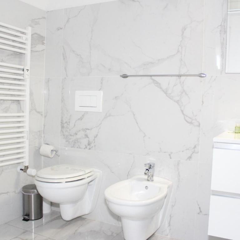 Art Apartment stazione A - Appartamento con 2 Camere da Letto - 10