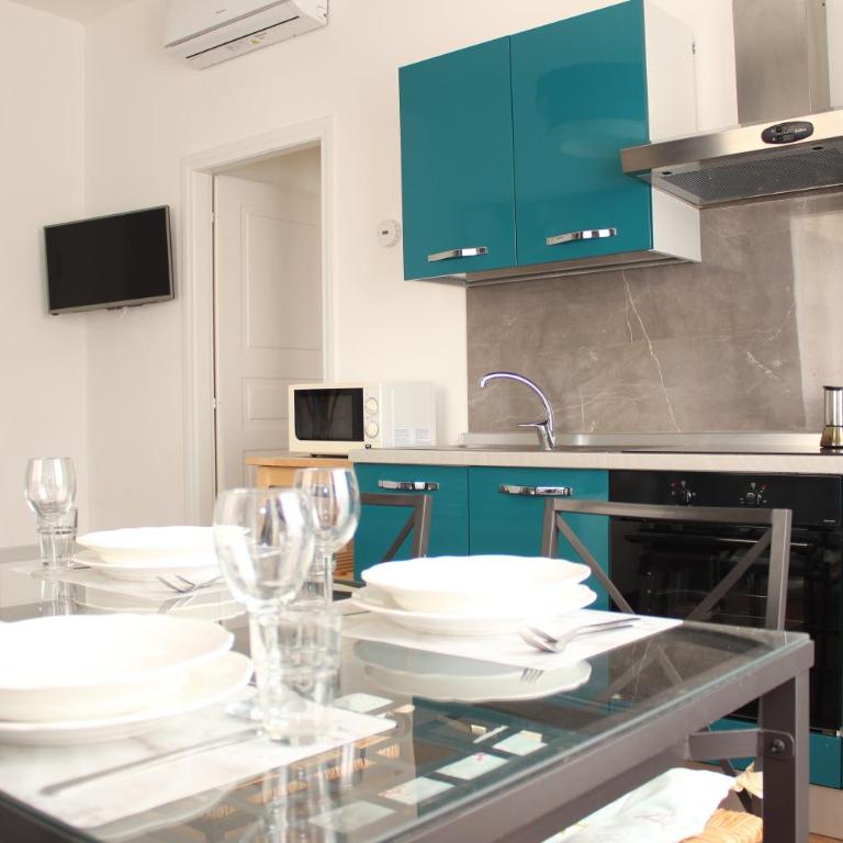 Art Apartment stazione A - Appartamento con 2 Camere da Letto - 2