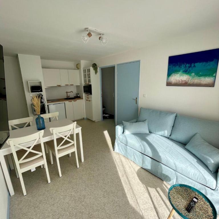 Appartement 250m mer, 2 vélos avec casques, entièrement rénové en 2025 - Two-Bedroom Apartment - 4