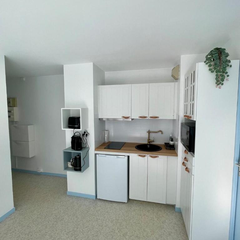 Appartement 250m mer, 2 vélos avec casques, entièrement rénové en 2025 - Two-Bedroom Apartment - 5