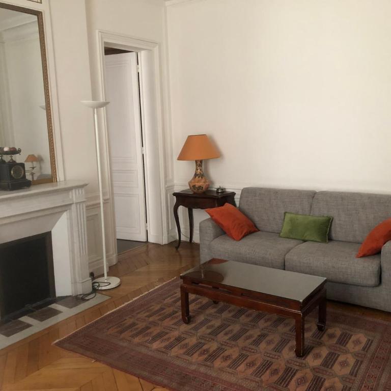 PLACE VENDOME 1 BR AND 1 BA - up to 4 people - WITH AIR CONDITIONNING - One-Bedroom Apartment - 8
