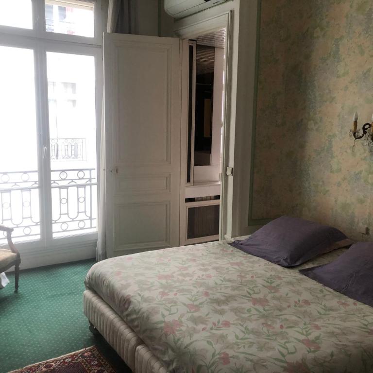 PLACE VENDOME 1 BR AND 1 BA - up to 4 people - WITH AIR CONDITIONNING - One-Bedroom Apartment - 16