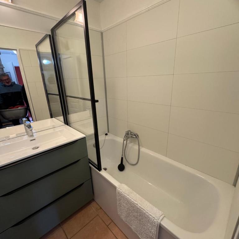 Vacances, thalasso, télétravail dans superbe T3 mer à 100 m, centre à 400 m - Appartement 2 Chambres - 19