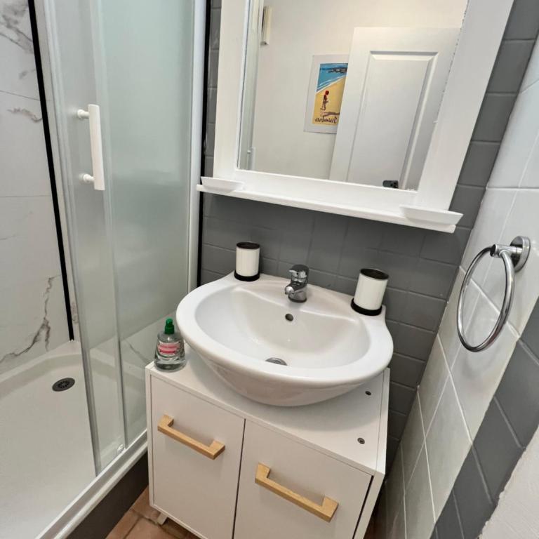 Vacances, thalasso, télétravail dans superbe T3 mer à 100 m, centre à 400 m - Appartement 2 Chambres - 17