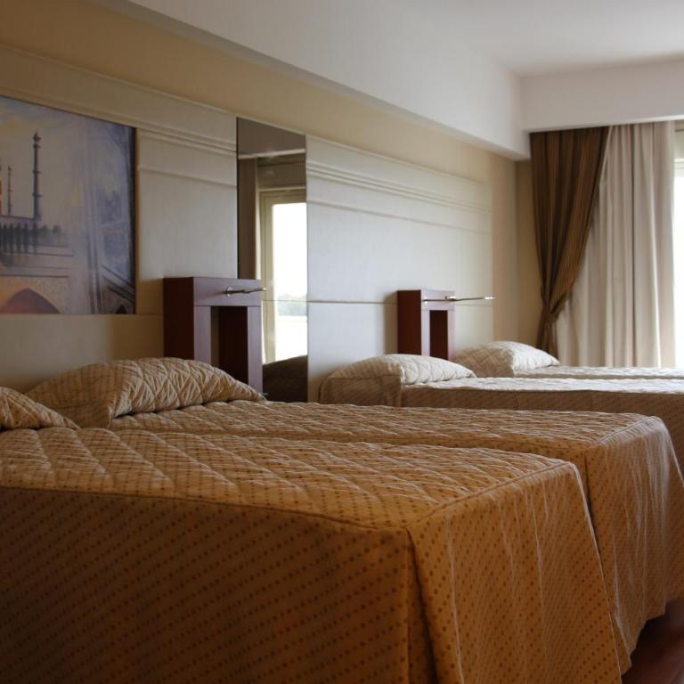 Catania International Airport Hotel - Chambre Quadruple Supérieure avec Balcon - 2
