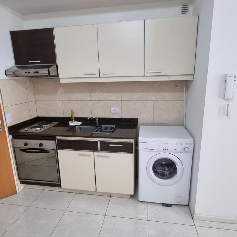 MODERNO DEPARTAMENTO de DOS AMBIENTES CON BALCON en ALMAGRO - Apartamento de 1 dormitorio - 6