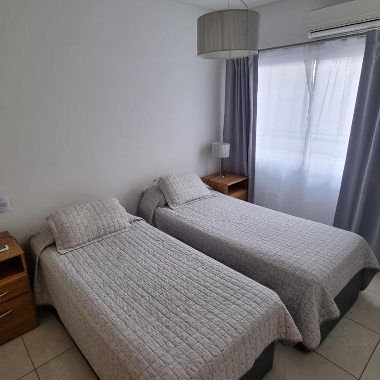 MODERNO DEPARTAMENTO de DOS AMBIENTES CON BALCON en ALMAGRO - Apartamento de 1 dormitorio - 65