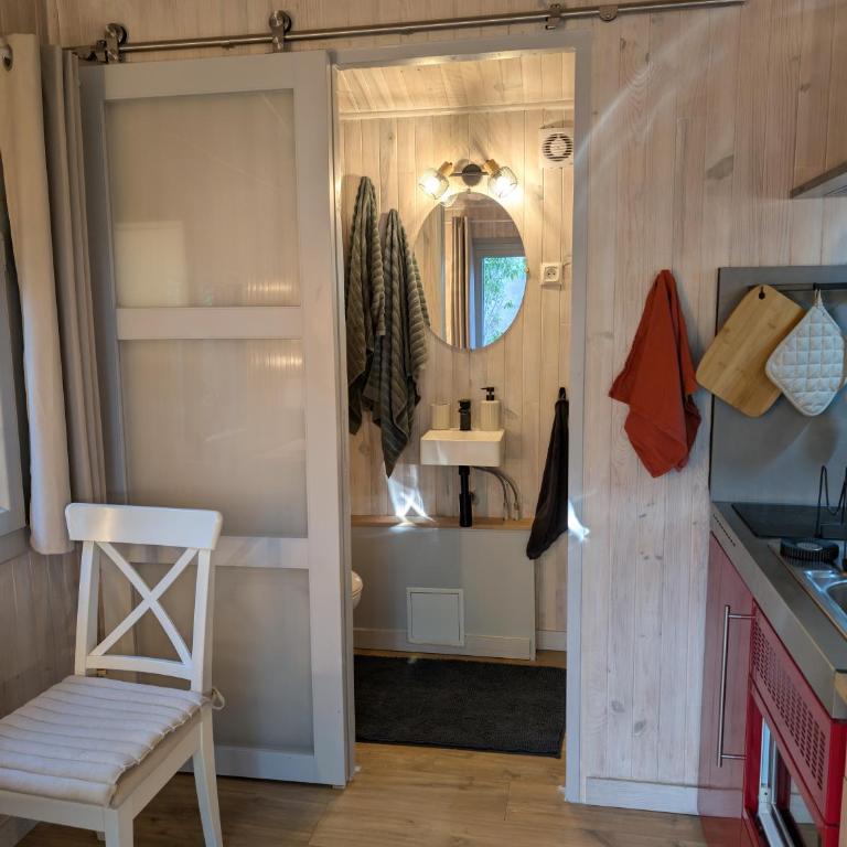 Le Chalet Bleu - jacuzzi - One-Bedroom Apartment - 9