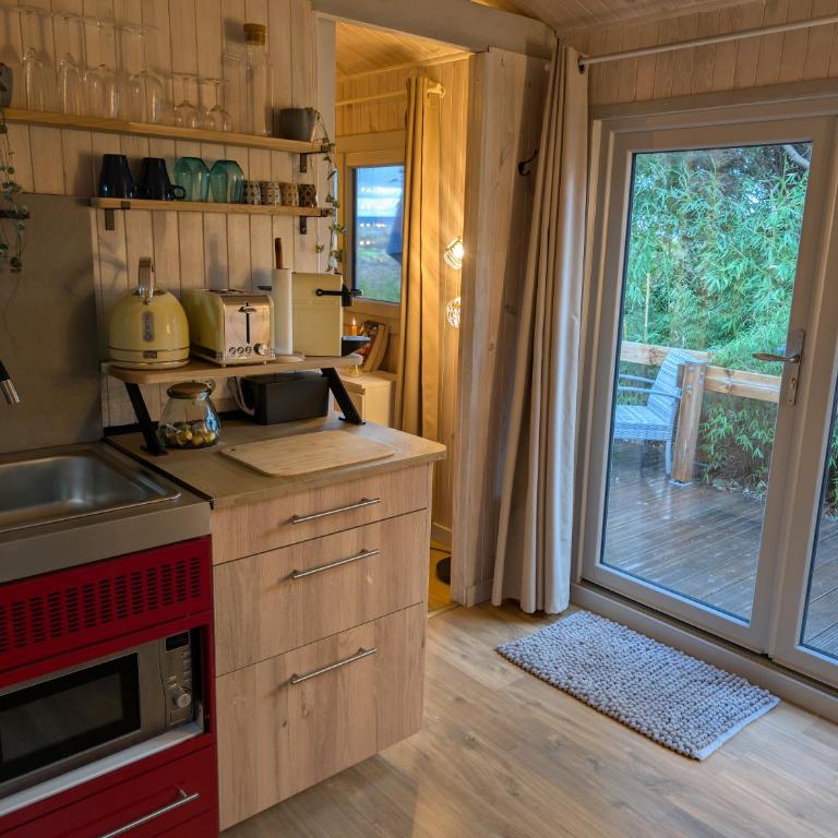 Le Chalet Bleu - jacuzzi - One-Bedroom Apartment - 10