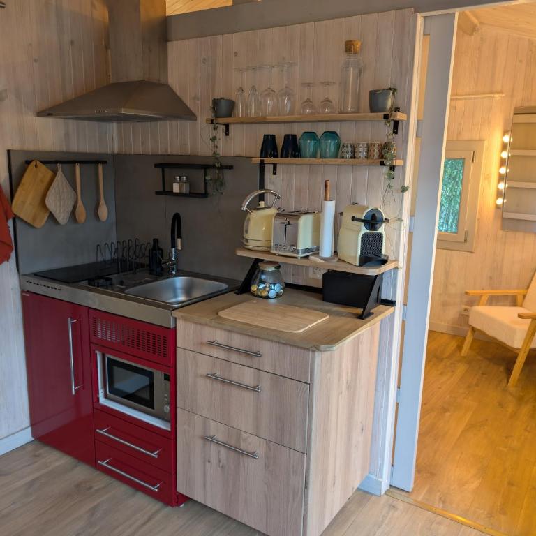 Le Chalet Bleu - jacuzzi - One-Bedroom Apartment - 8