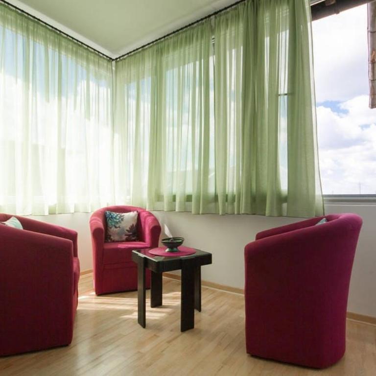 12 Beds 4 Baths 2 Renovated Apts 2nd & 3rd Flr - Apartment - 23