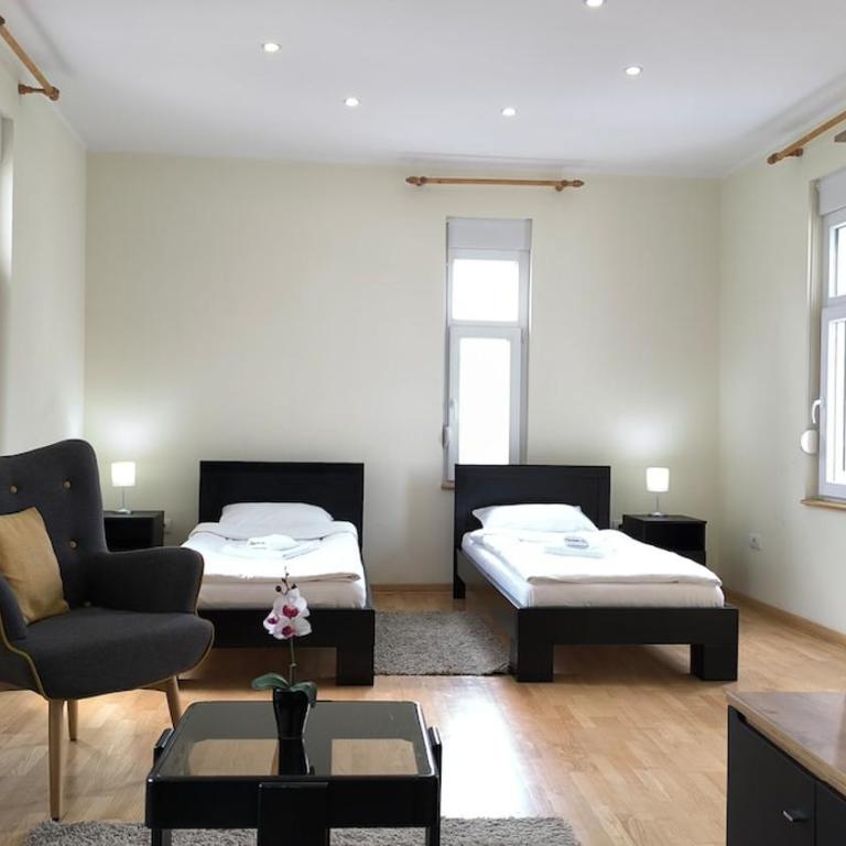 12 Beds 4 Baths 2 Renovated Apts 2nd & 3rd Flr - Apartment - 30