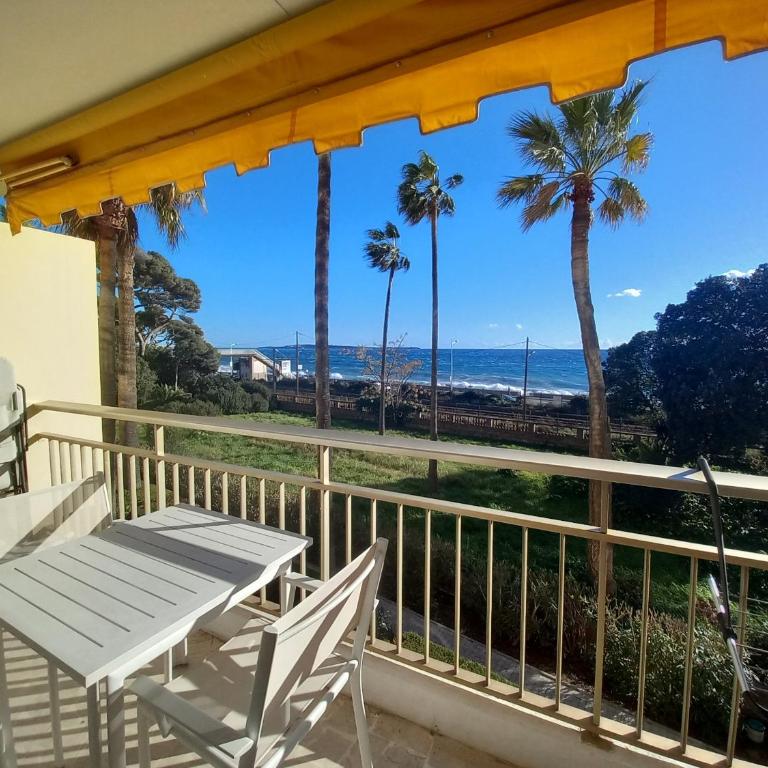 Le Trident B - Studio - Vue sur Mer - 1