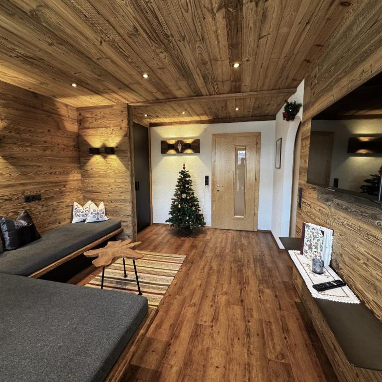 Landhaus Rieder im Zillertal - Two-Bedroom Apartment with Terrace - 1