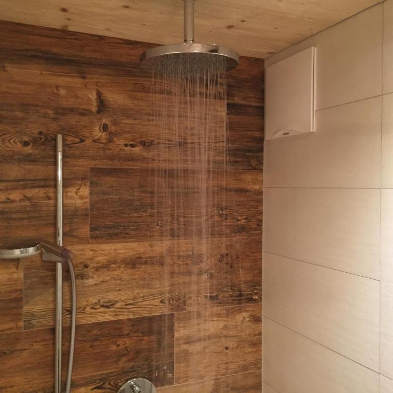 Landhaus Rieder im Zillertal - Two-Bedroom Apartment with Mountain View - 1