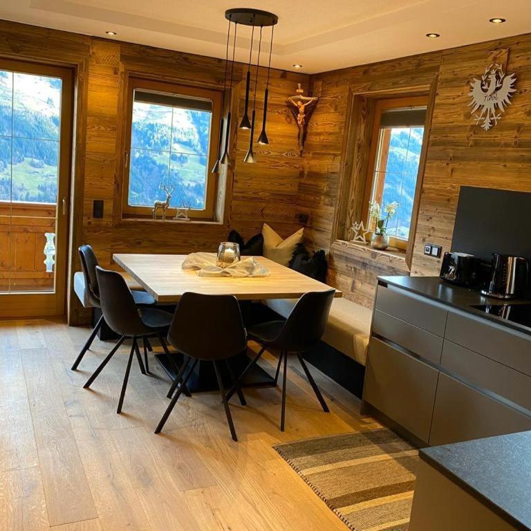 Landhaus Rieder im Zillertal - Three-Bedroom Deluxe Apartment - 6