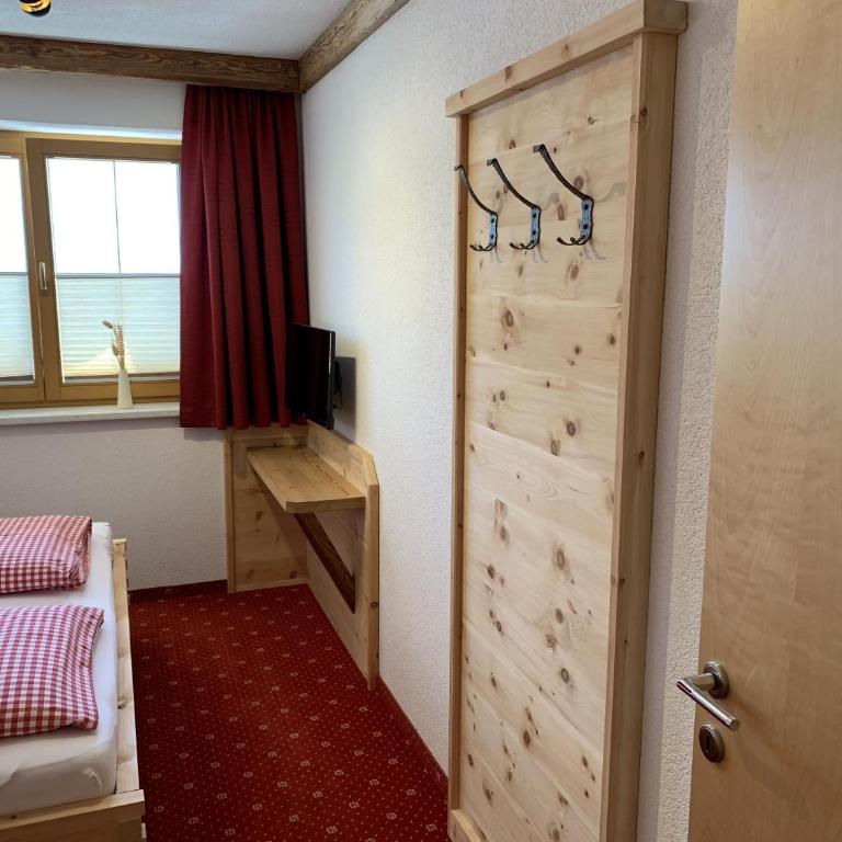 Landhaus Rieder im Zillertal - Two-Bedroom Apartment with Terrace - 8