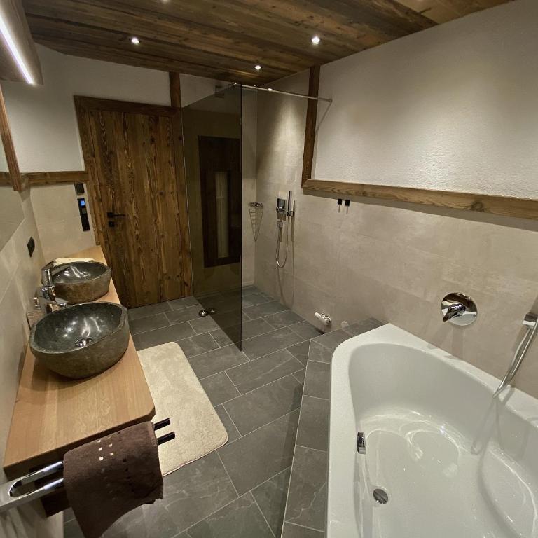 Landhaus Rieder im Zillertal - Three-Bedroom Deluxe Apartment - 44