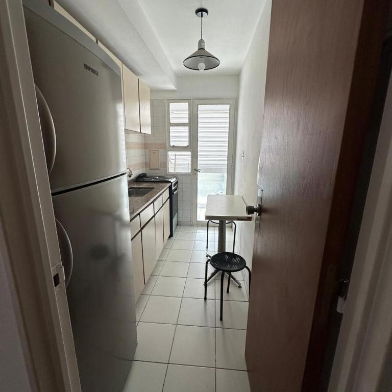 Depto 2 ambientes con balcón - Apartamento de 1 dormitorio - 4