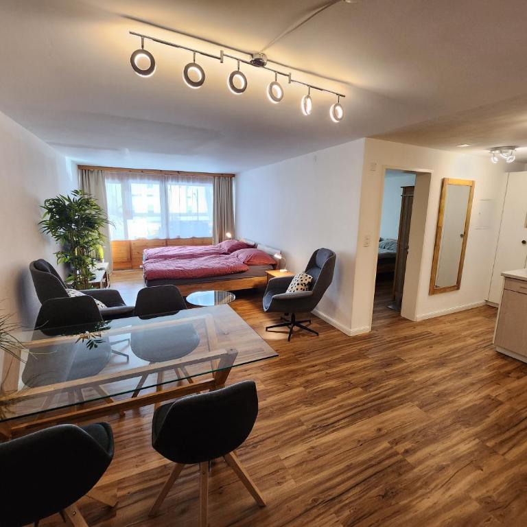 Stilvolles und ruhiges Apartment mit privater 60m2 Sonnenterrasse bei der Parsennbahn - Apartment mit 2 Schlafzimmern und Bergblick - 9