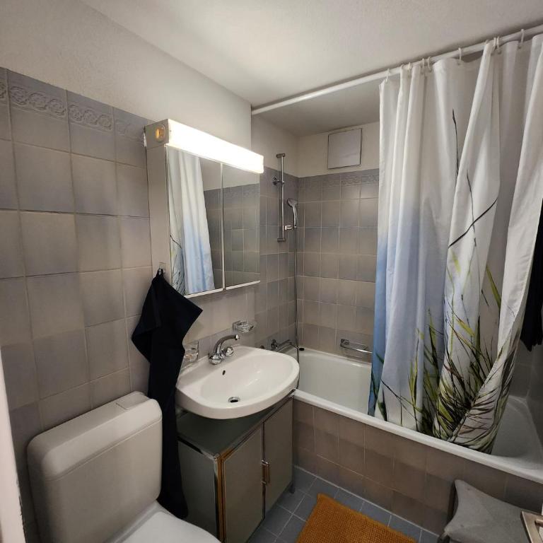 Stilvolles und ruhiges Apartment mit privater 60m2 Sonnenterrasse bei der Parsennbahn - Apartment mit 2 Schlafzimmern und Bergblick - 18