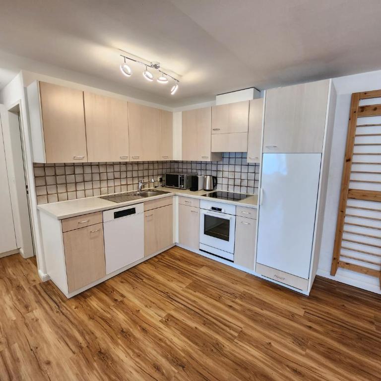 Stilvolles und ruhiges Apartment mit privater 60m2 Sonnenterrasse bei der Parsennbahn - Apartment mit 2 Schlafzimmern und Bergblick - 16