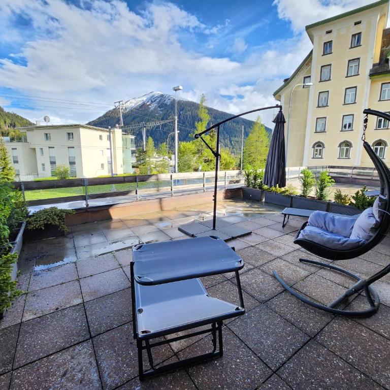 Stilvolles und ruhiges Apartment mit privater 60m2 Sonnenterrasse bei der Parsennbahn - Apartment mit 2 Schlafzimmern und Bergblick - 14