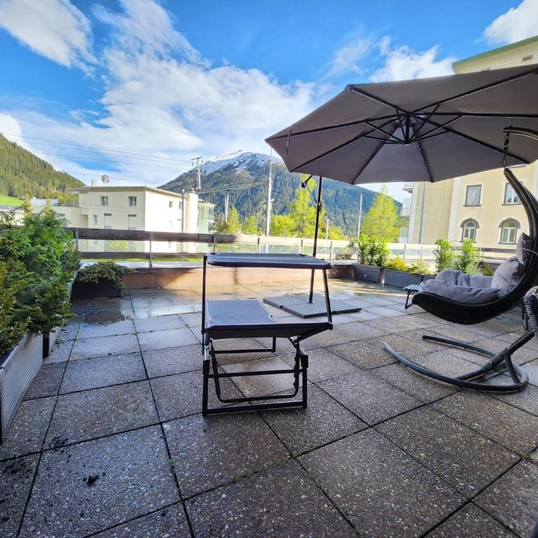 Stilvolles und ruhiges Apartment mit privater 60m2 Sonnenterrasse bei der Parsennbahn - Apartment mit 2 Schlafzimmern und Bergblick - 21