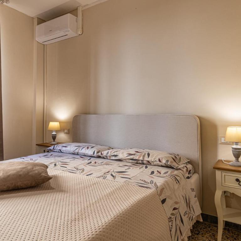 L'Erika in Città - Double Room with Private Bathroom - 13