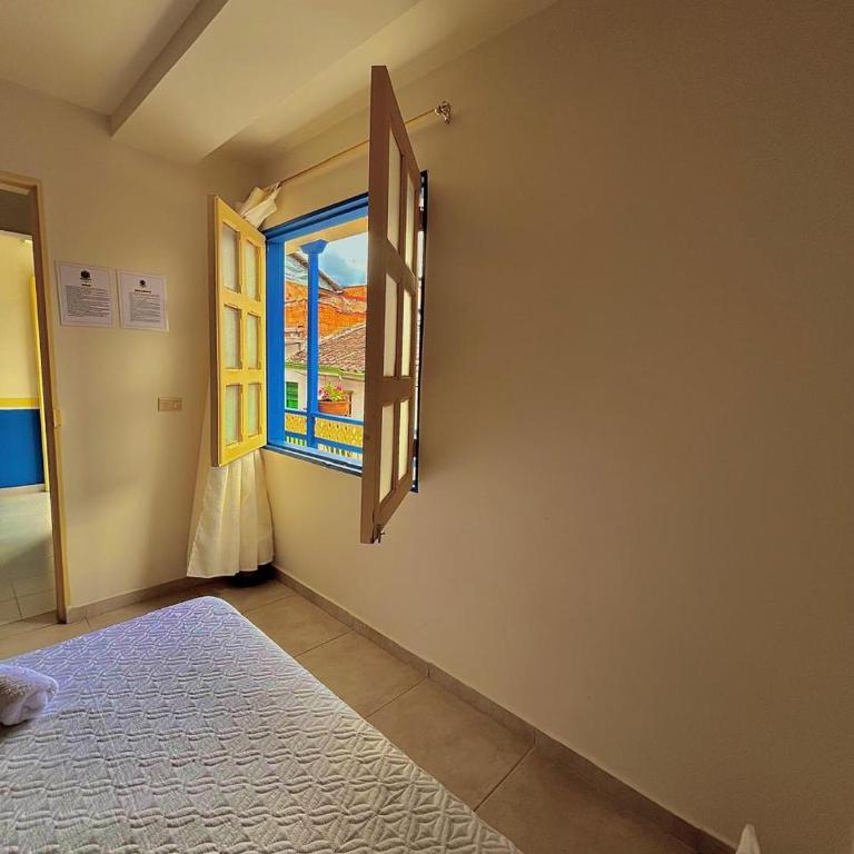 Hotel Dorado Jardín - Habitación Triple con balcón - 7