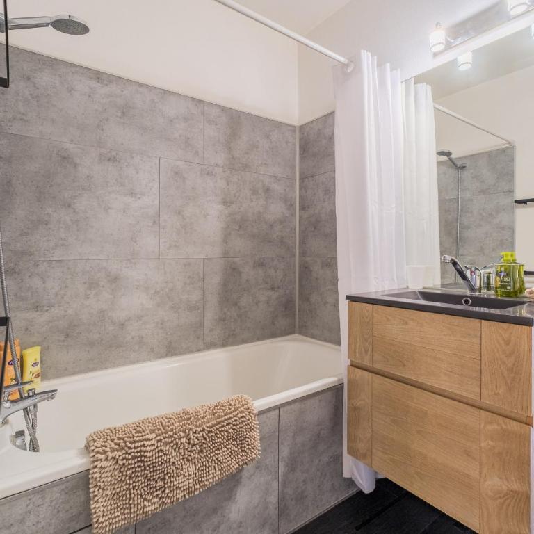 Les Elfes - avec entrée autonome, clim neuve, jardin, parking privé & gourmandises offertes ! - - Apartment - 12