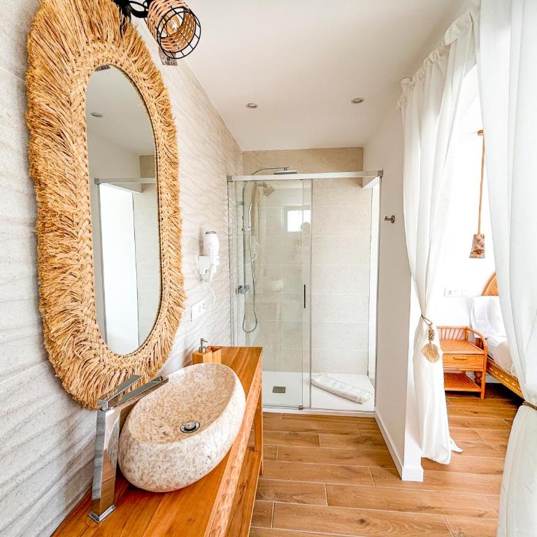 Chakra House Fuerteventura - Boutique Guesthouse for Conscious Travelers - Habitación Doble Deluxe con balcón - 3