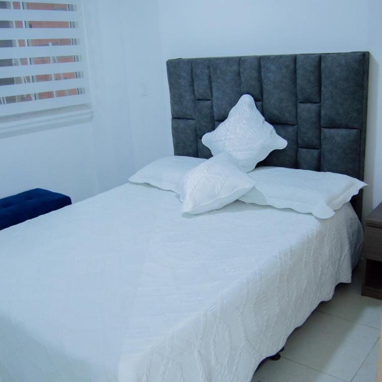 Comodo y moderno apartamento en Medellin - Apartamento de 2 dormitorios - 9