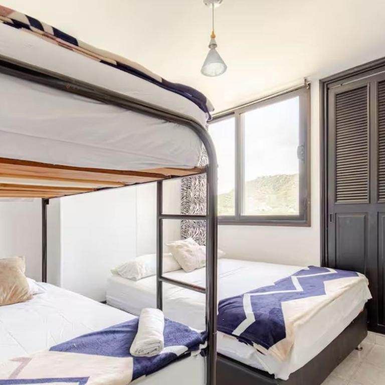 Condominio Nuevo Rodadero - Apartamento de 1 dormitorio con balcón - 2