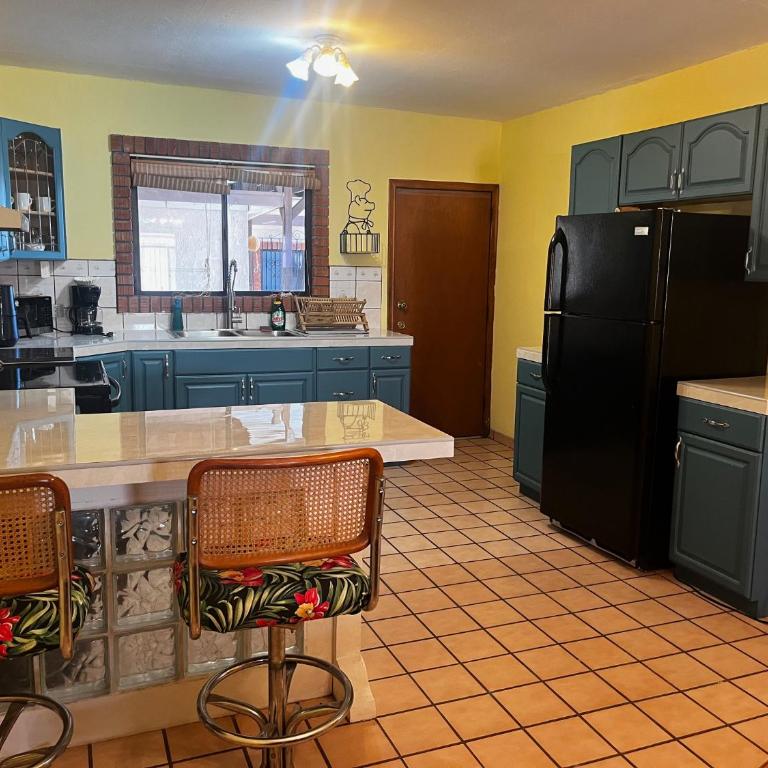 Casa de al lado - 2 bedroom house w/ bonus bunkhouse! - Casa Vacacional de 3 dormitorios - 3