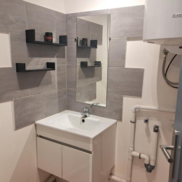 BudgetBnb 53, opera studio - Apartment mit 1 Schlafzimmer - 5