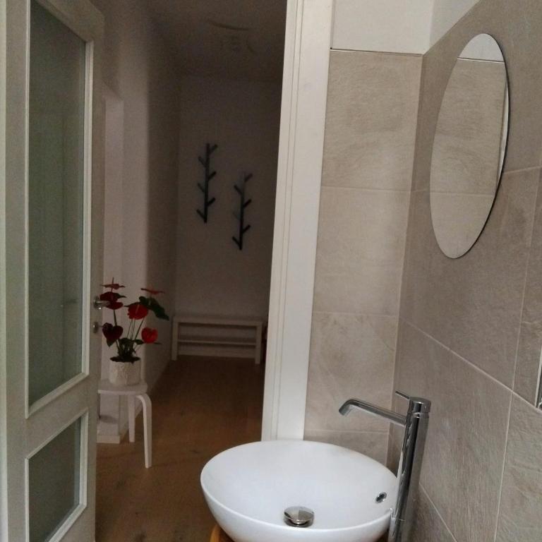 Vista Castello - Appartamento con 2 Camere da Letto - 8