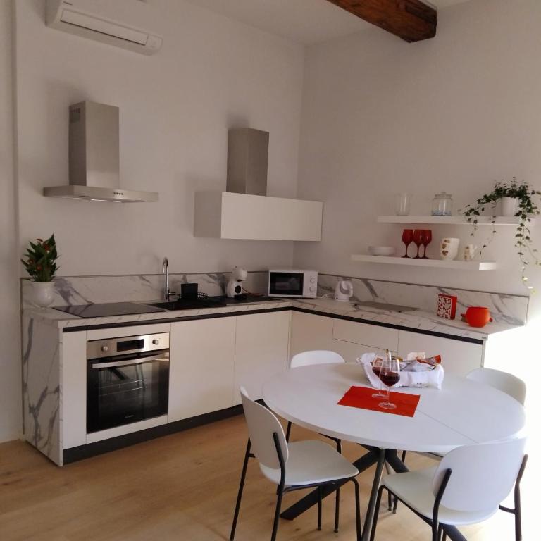 Vista Castello - Appartamento con 2 Camere da Letto - 9