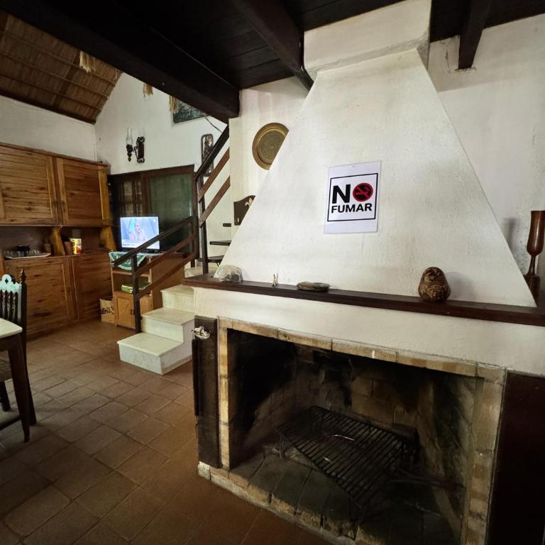 Angelita - Three-Bedroom House - 14