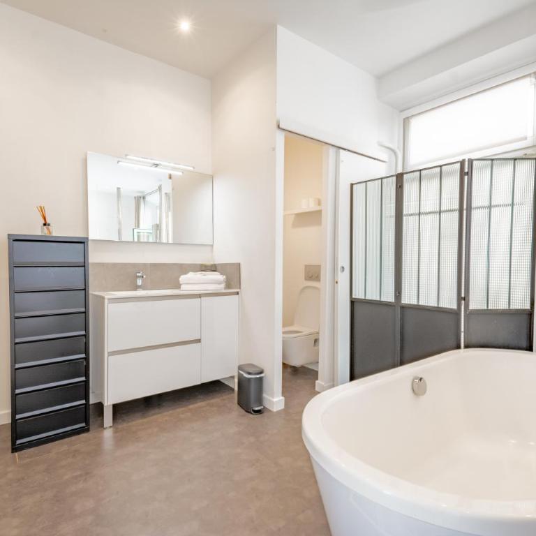 Bel appartement avec balcon centre ville - Apartment mit 1 Schlafzimmer - 14