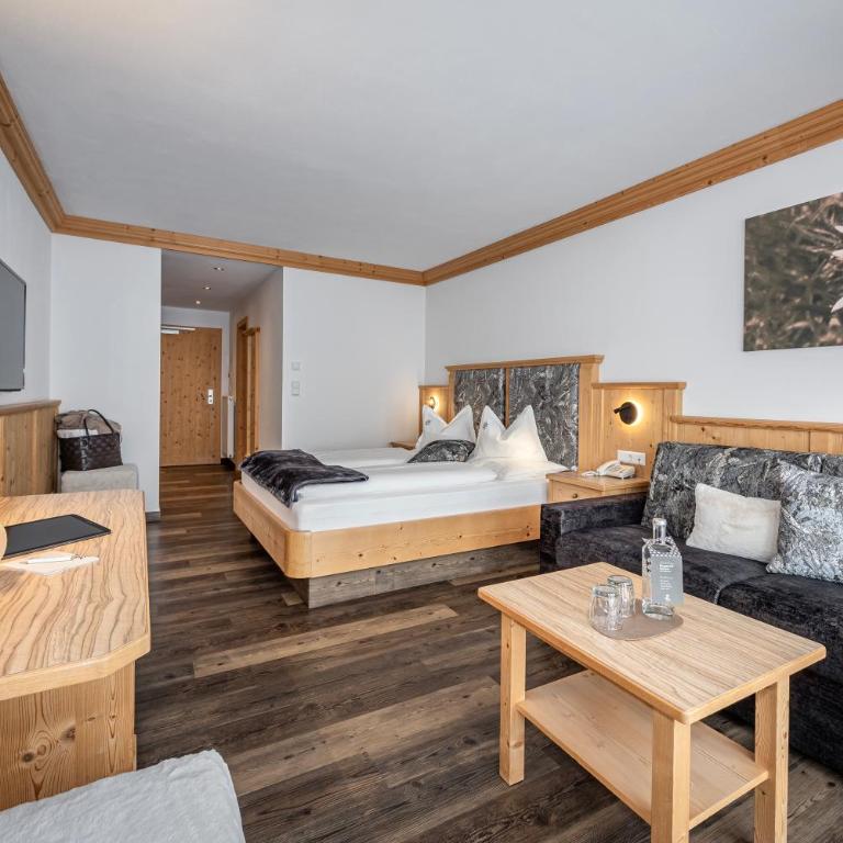 Hotel Edelweiss - Comfort Doppelzimmer mit Bergblick - 5
