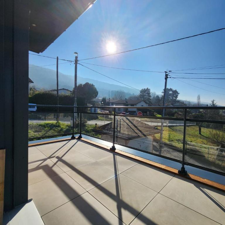Studio lumineux avec grande terrasse et vue lac, Parking privé - Appartement-Studio avec 1 Lit Double - 10