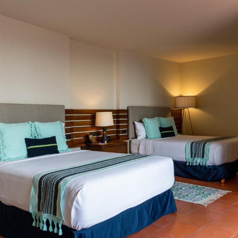 Casa Azulai Puebla Hotel Boutique - Suite con cama grande y balcón - 4