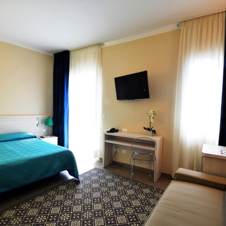 Hotel Olympic - Superior Family Room - 1