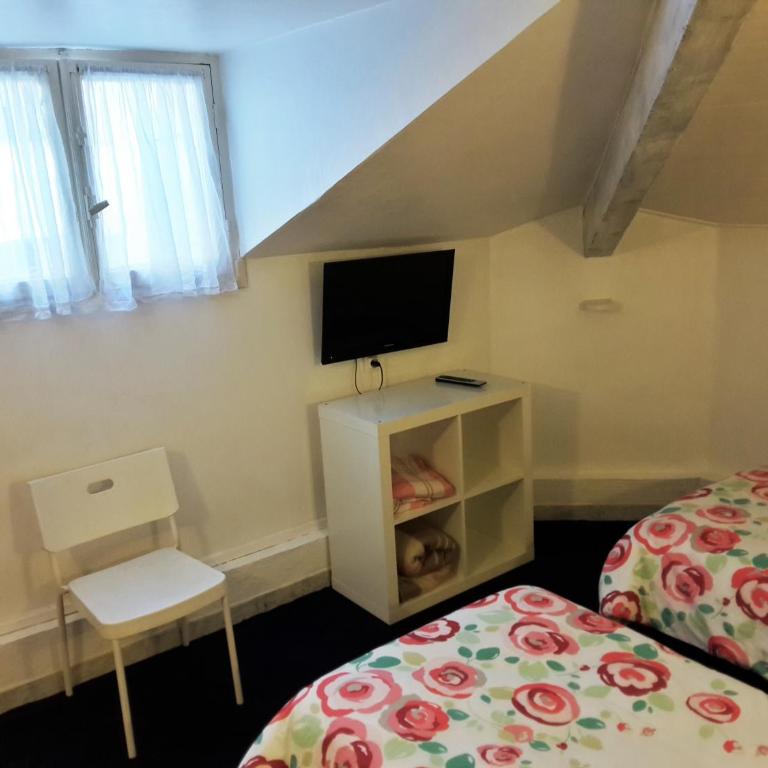 Hôtel Belle Meunière - Chambre Lits Jumeaux Économique avec Salle de Bains Commune - 3